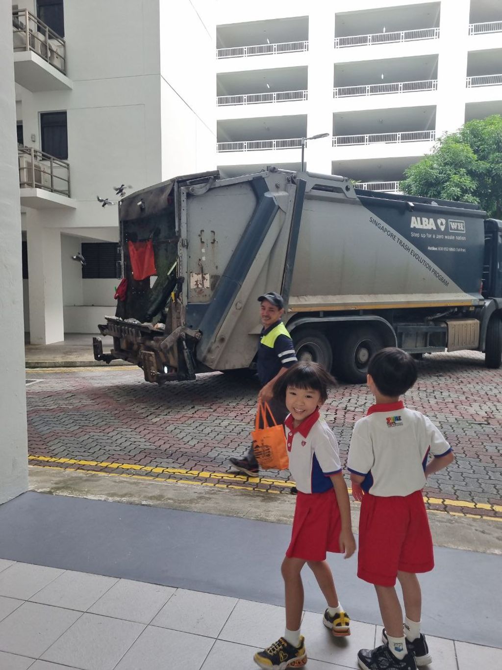 Pioneer 987D: Showing Appreciation to Garbage Truck Drivers and Cleaners — photo 20