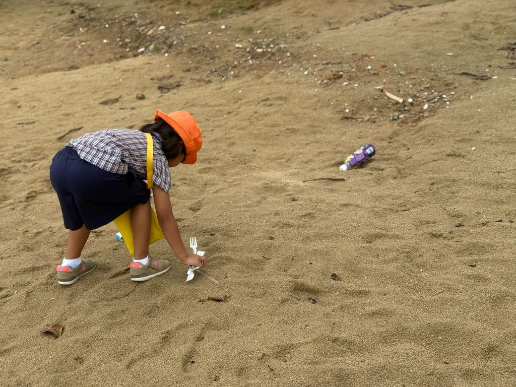 Waves of Change – SSDB Beach Learning Journey — photo 5