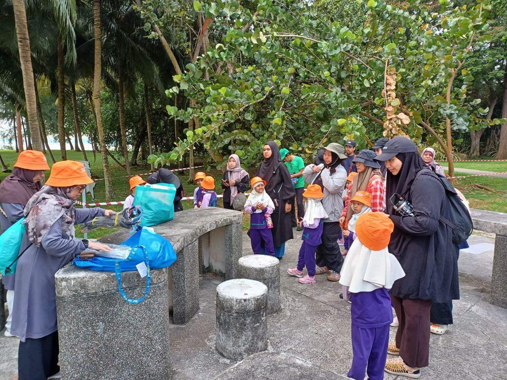 Let's clean up our beach. — photo 4