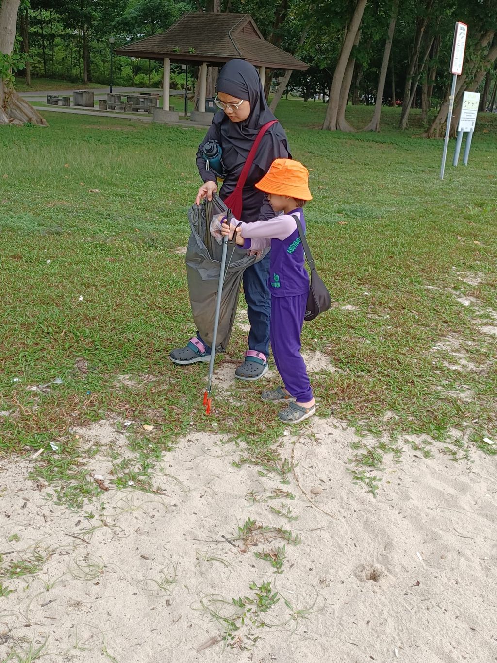 Let's clean up our beach. — photo 6