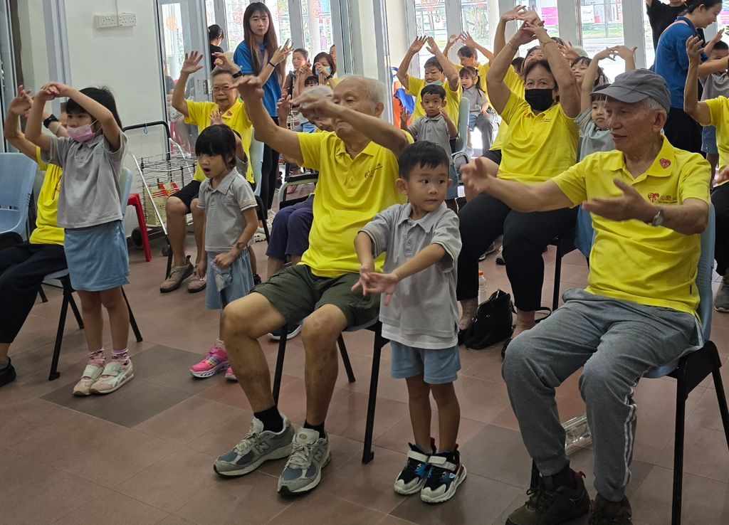 Visit to Xin Yuan Community Care — photo 7