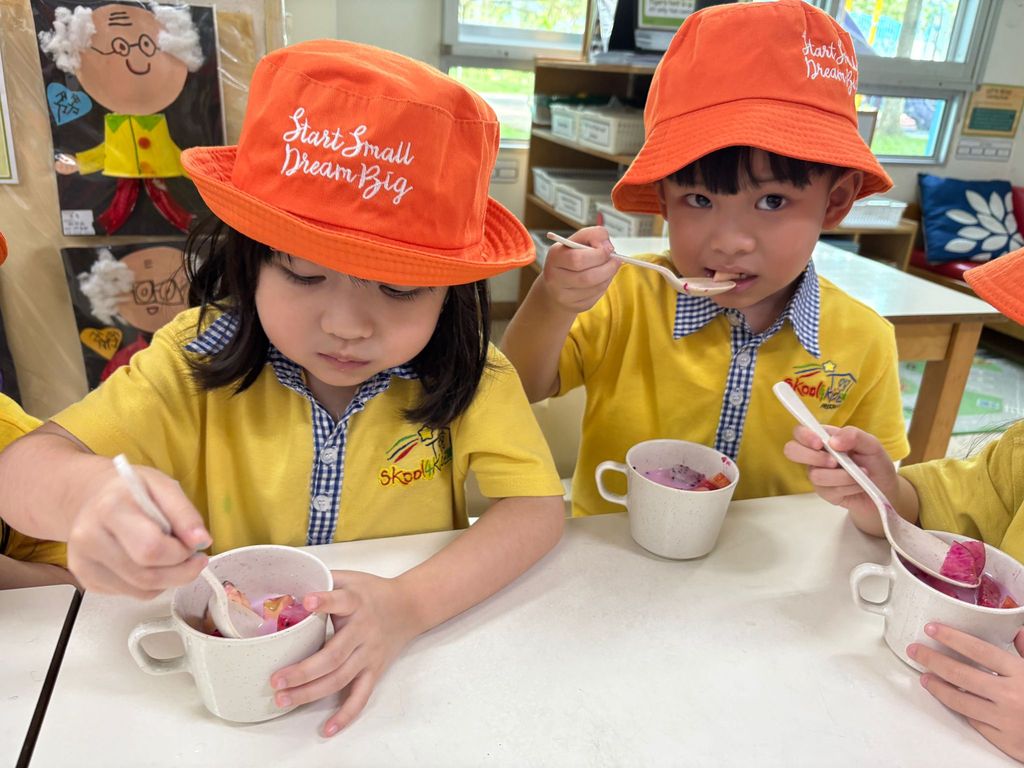 Mixing Fruits and Milk with Love – A Healthy Drink to Show We Care — photo 2