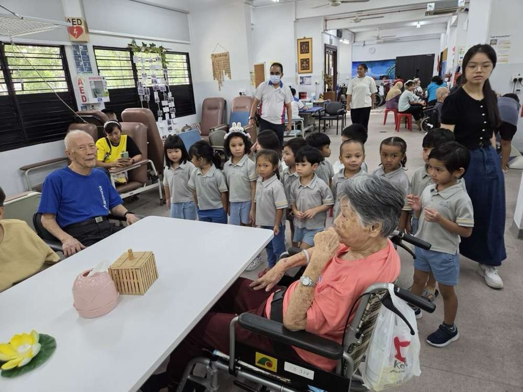 Term 2: Visit to the Metta Day Rehabilitation Centre for the Elderly — photo 2