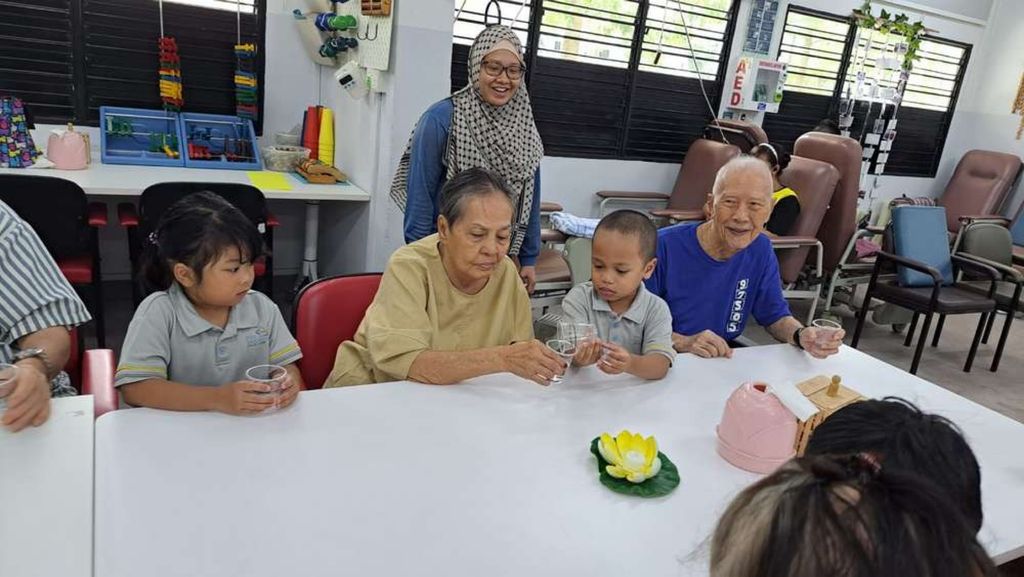 Term 2: Visit to the Metta Day Rehabilitation Centre for the Elderly — photo 6