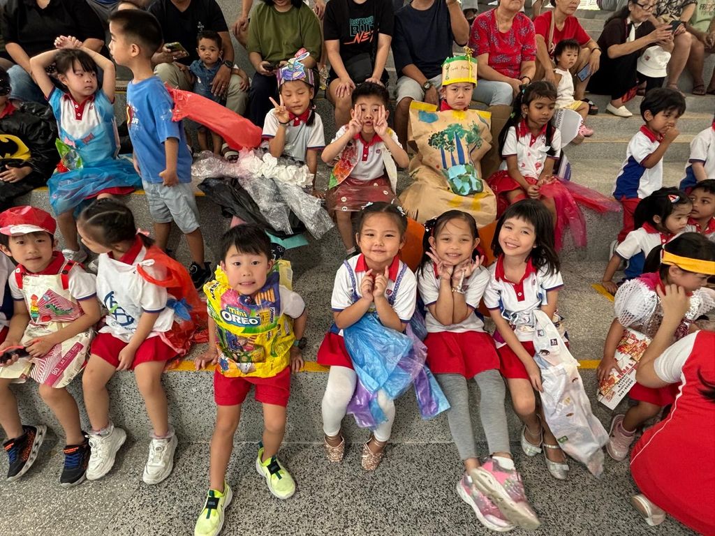 “Together for Our Earth, A Fashion Show with Heart!” - One Heart, One Singapore #SSDB2025 — photo 1