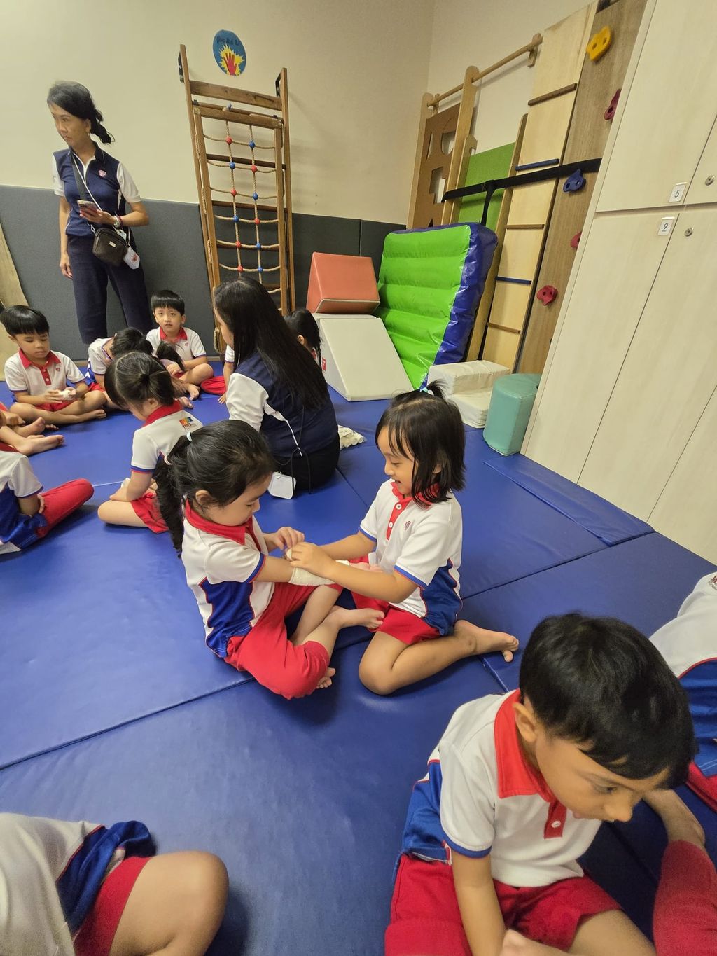Mascot visit from Red Cross Junior — photo 11
