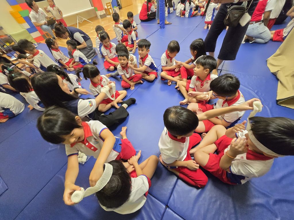 Mascot visit from Red Cross Junior — photo 12