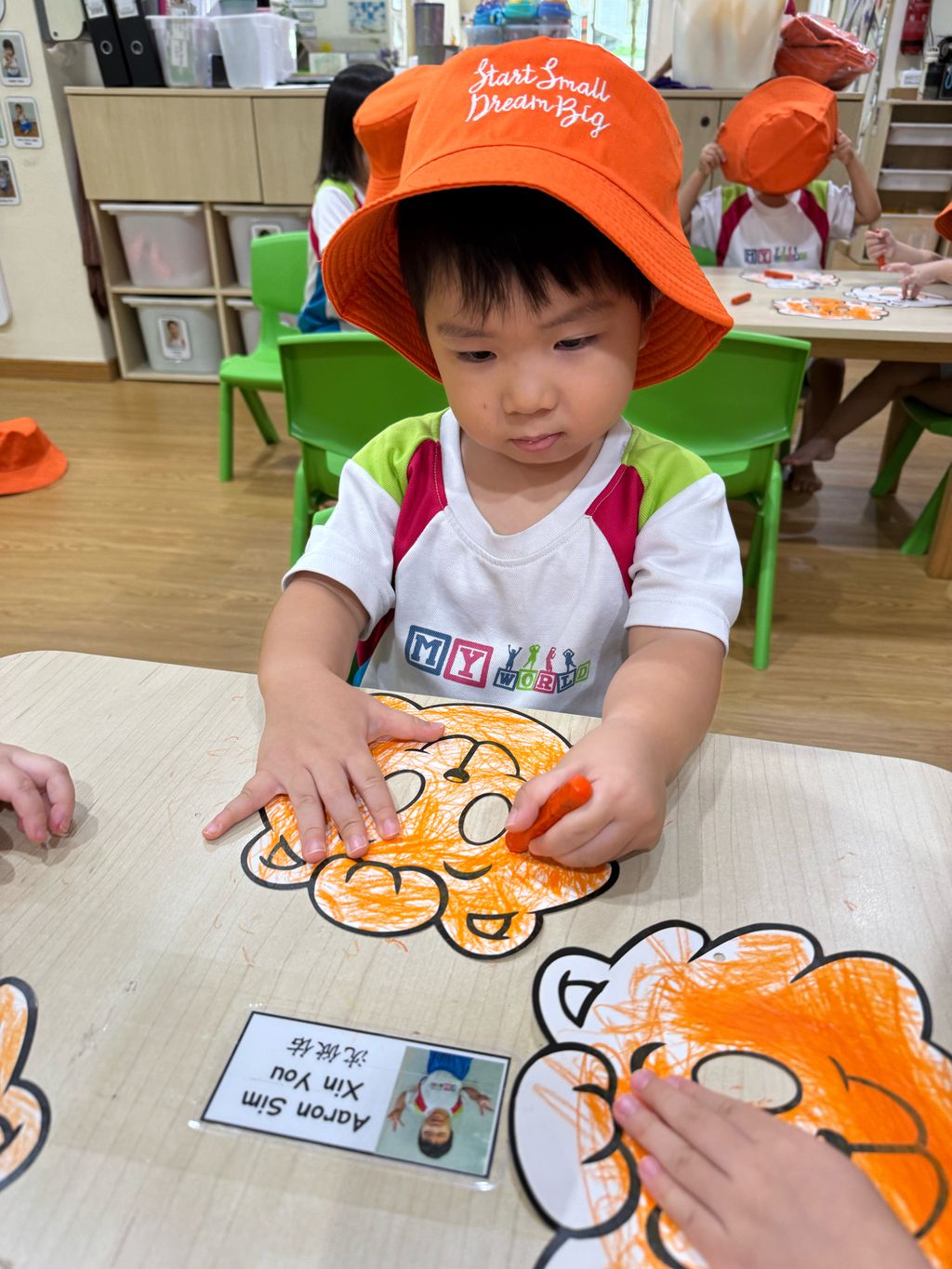 Singa Mask Colouring Activity — photo 2