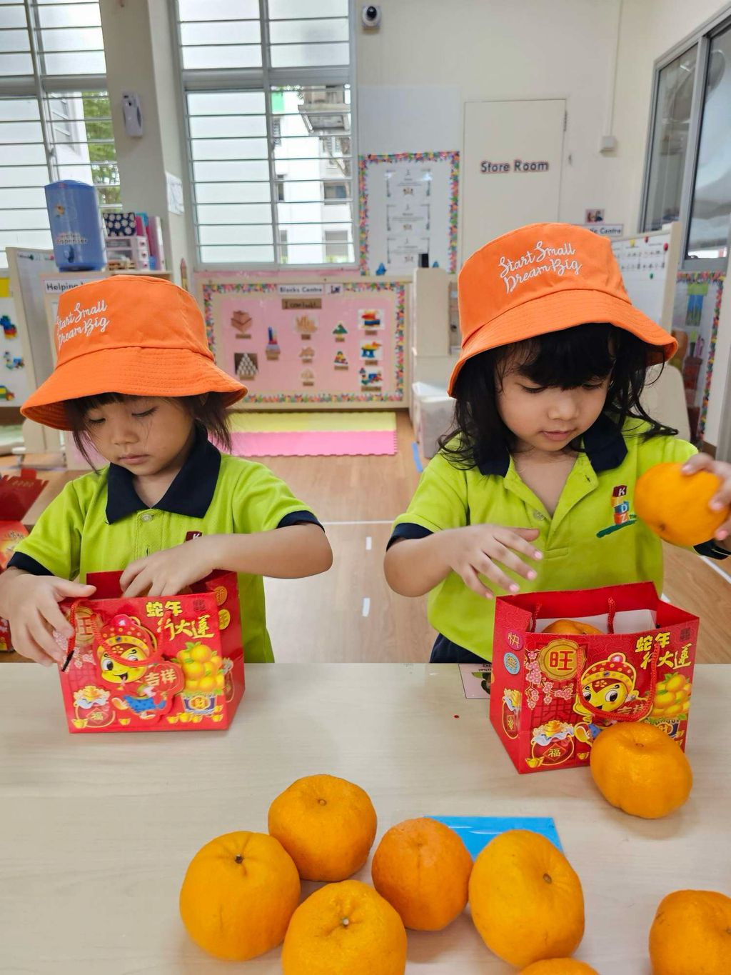 Orange distribution — photo 3