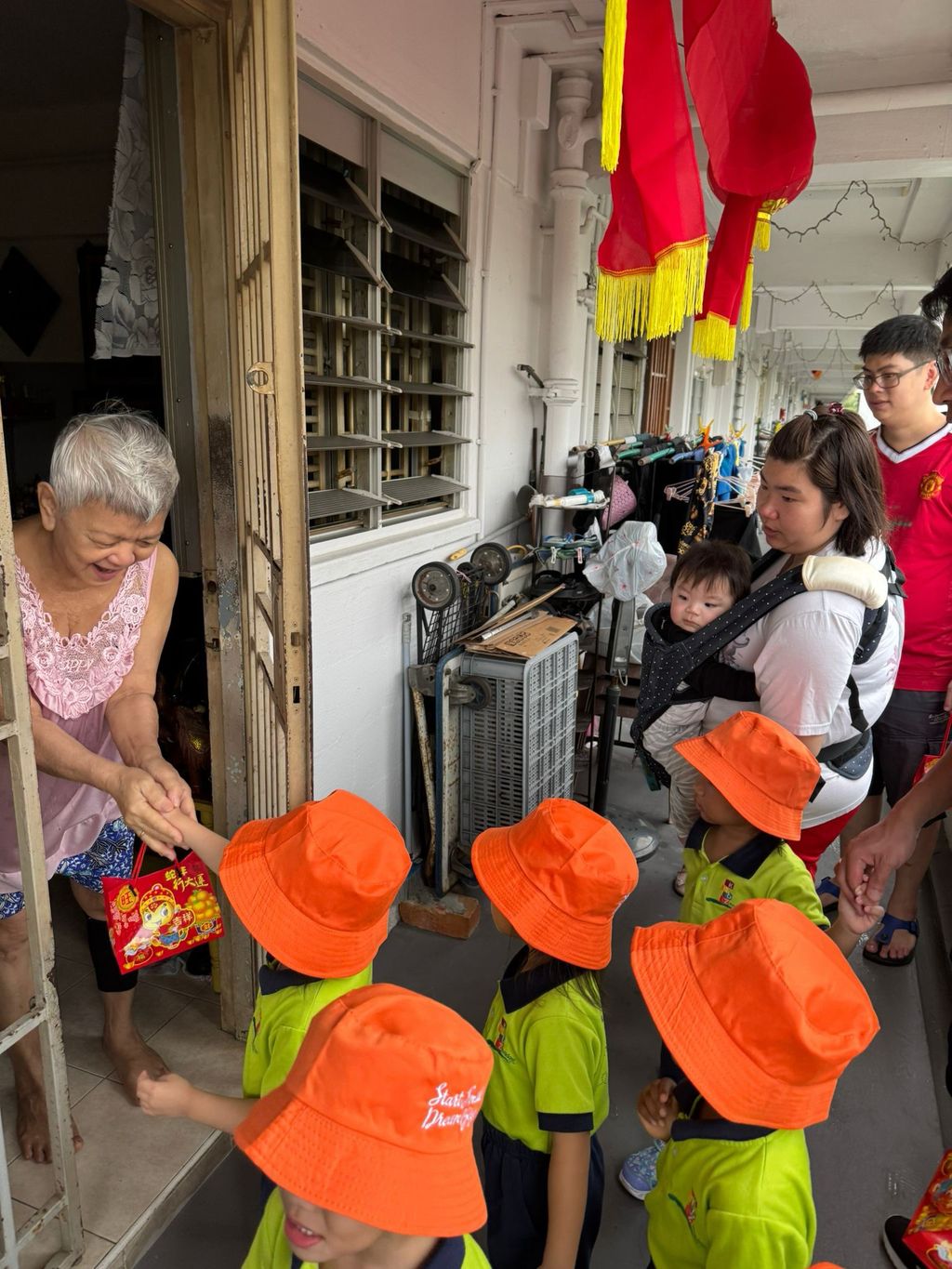Orange distribution — photo 1