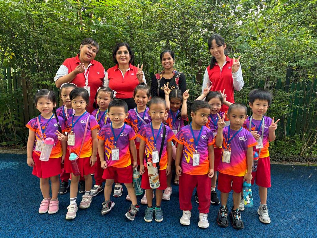 Little Swimmers, Big Dreams – Cheering for Team Singapore! SSDB2025 SG60 — photo 2
