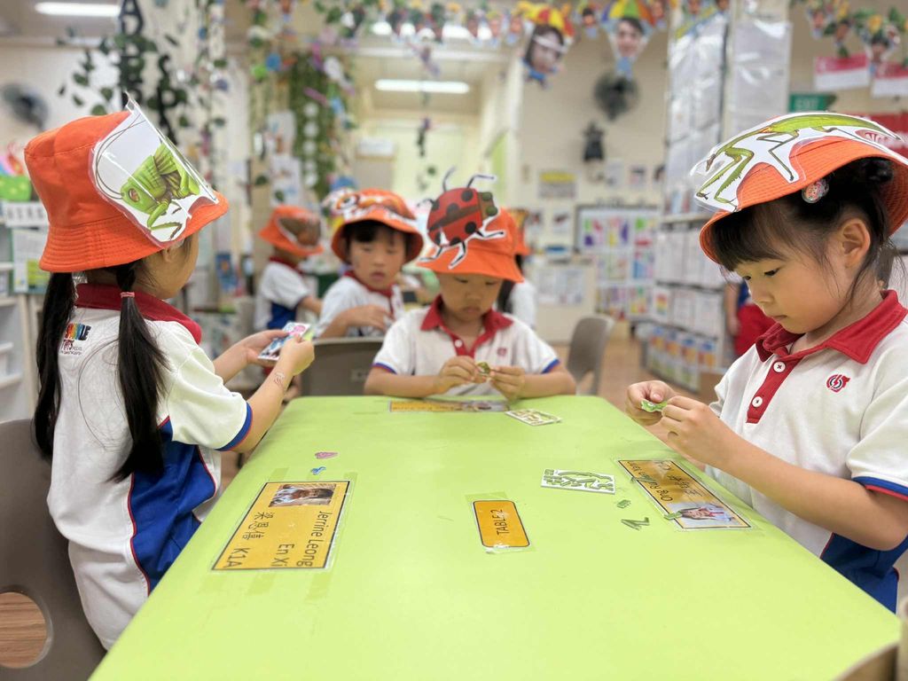 Little Explorers: Discovering the Fascinating World of Insects — photo 1