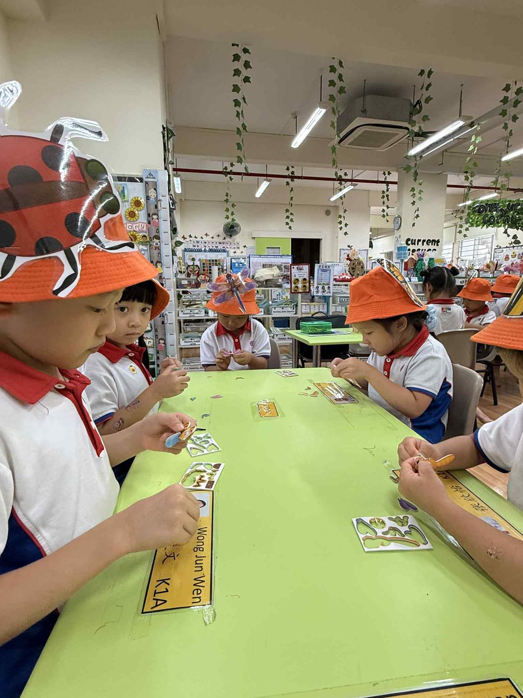 Little Explorers: Discovering the Fascinating World of Insects — photo 2