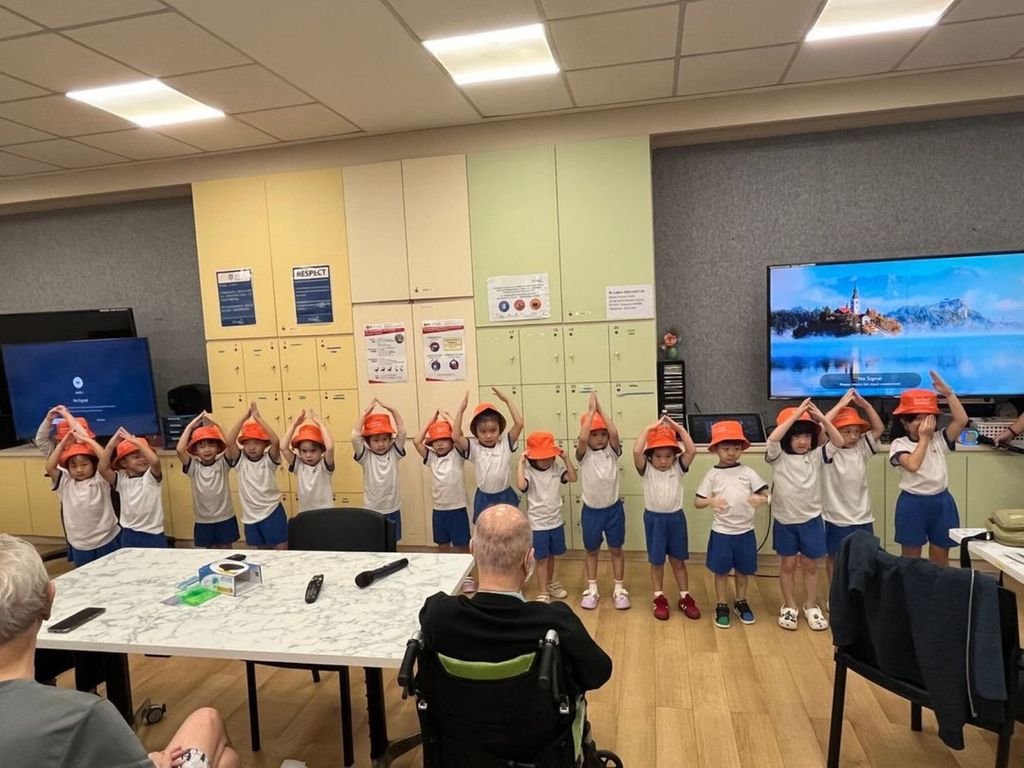 Start Small Dream Big (SSDB) Caring for the Community (Visit to St. Luke Eldercare) by Little Footprints Preschool @ Ubi