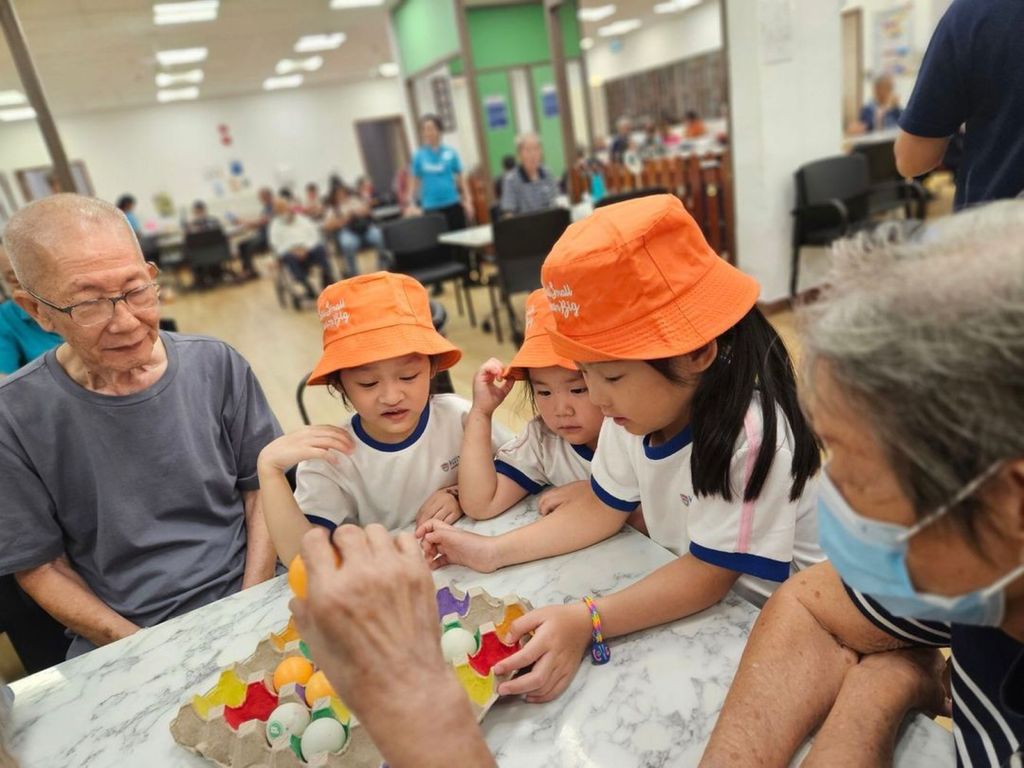 Start Small Dream Big (SSDB) Caring for the Community (Visit to St. Luke Eldercare) by Little Footprints Preschool @ Ubi — photo 5