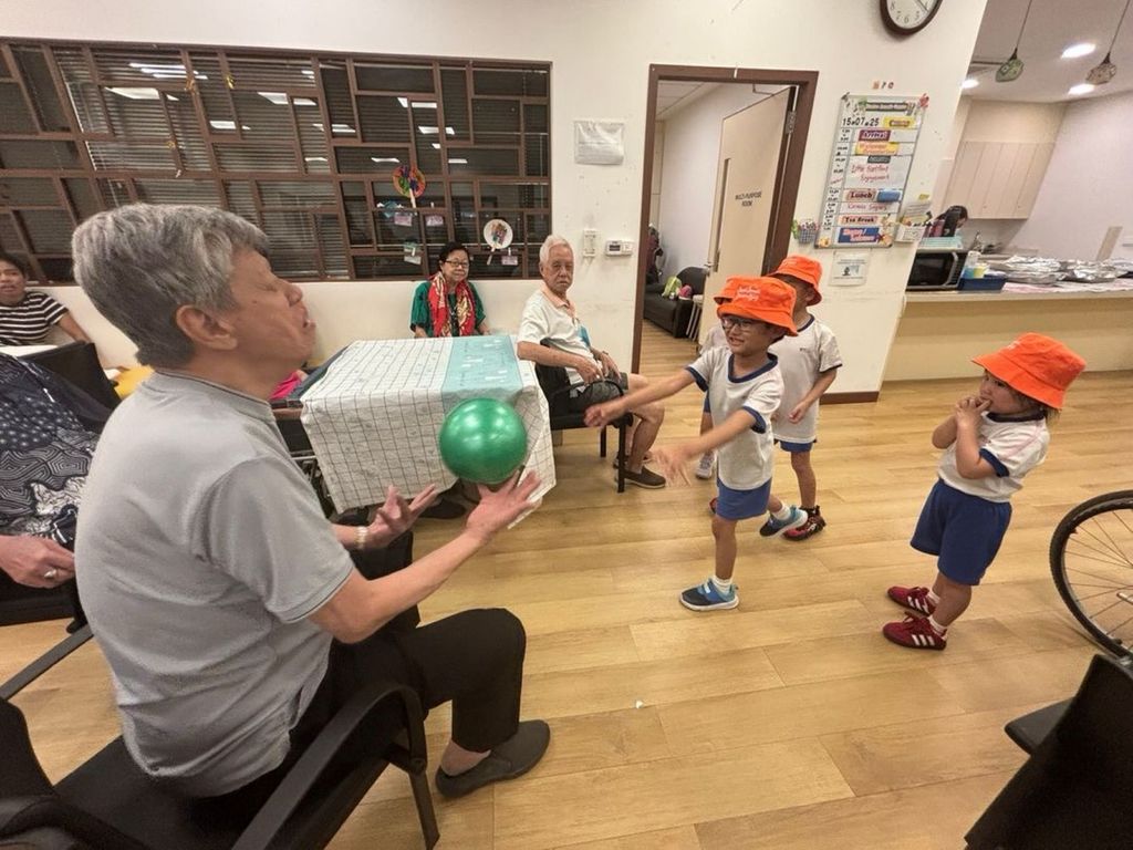 Start Small Dream Big (SSDB) Caring for the Community (Visit to St. Luke Eldercare) by Little Footprints Preschool @ Ubi — photo 6
