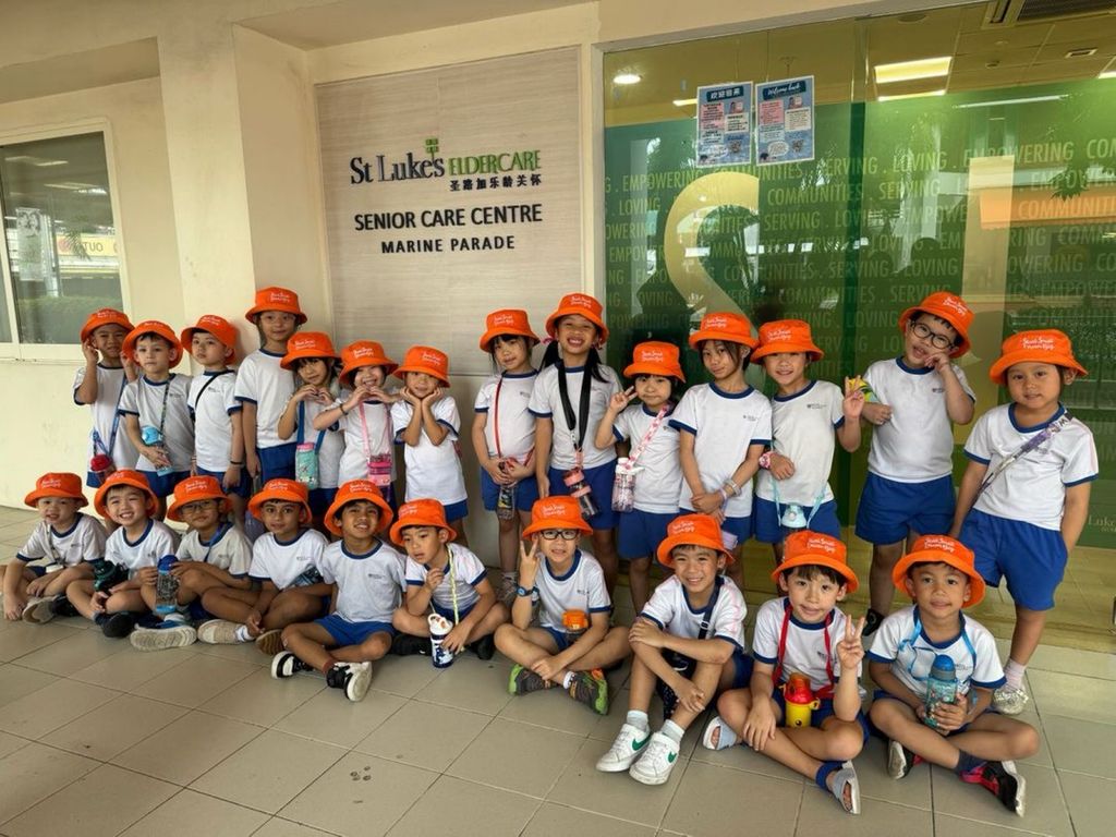 Start Small Dream Big (SSDB) Caring for the Community (Visit to St. Luke Eldercare) by Little Footprints Preschool @ Ubi — photo 9