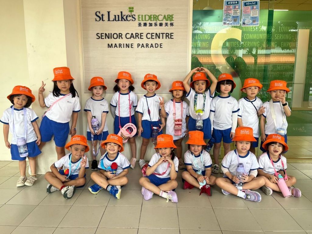 Start Small Dream Big (SSDB) Caring for the Community (Visit to St. Luke Eldercare) by Little Footprints Preschool @ Ubi — photo 12