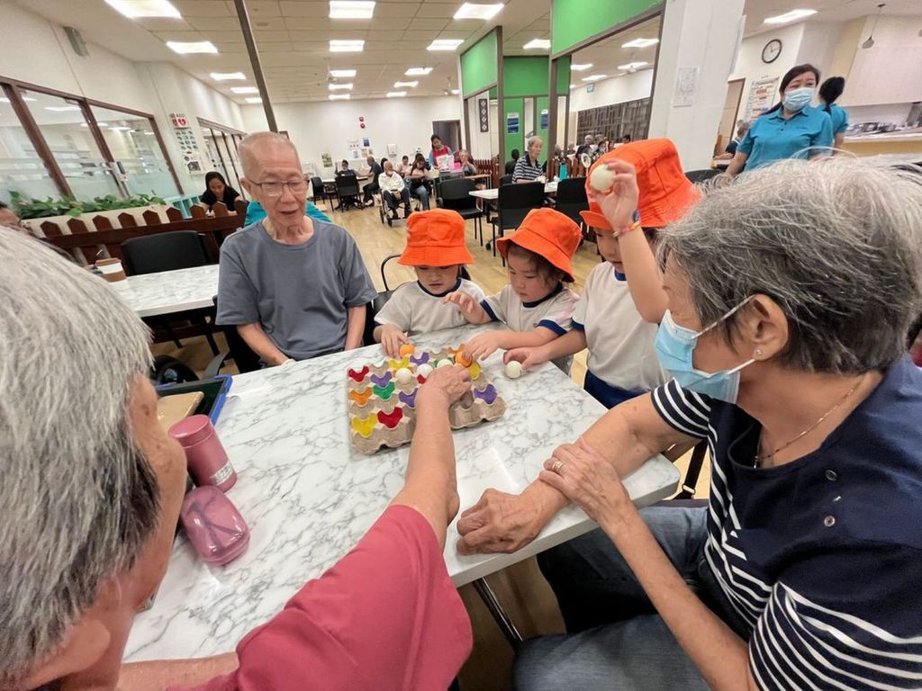 Start Small Dream Big (SSDB) Caring for the Community (Visit to St. Luke Eldercare) by Little Footprints Preschool @ Ubi — photo 15
