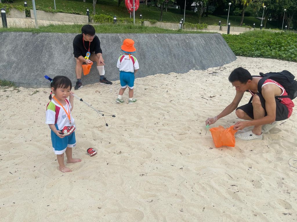 SSDB: A Beach Clean-Up at Sembawang Park — photo 21