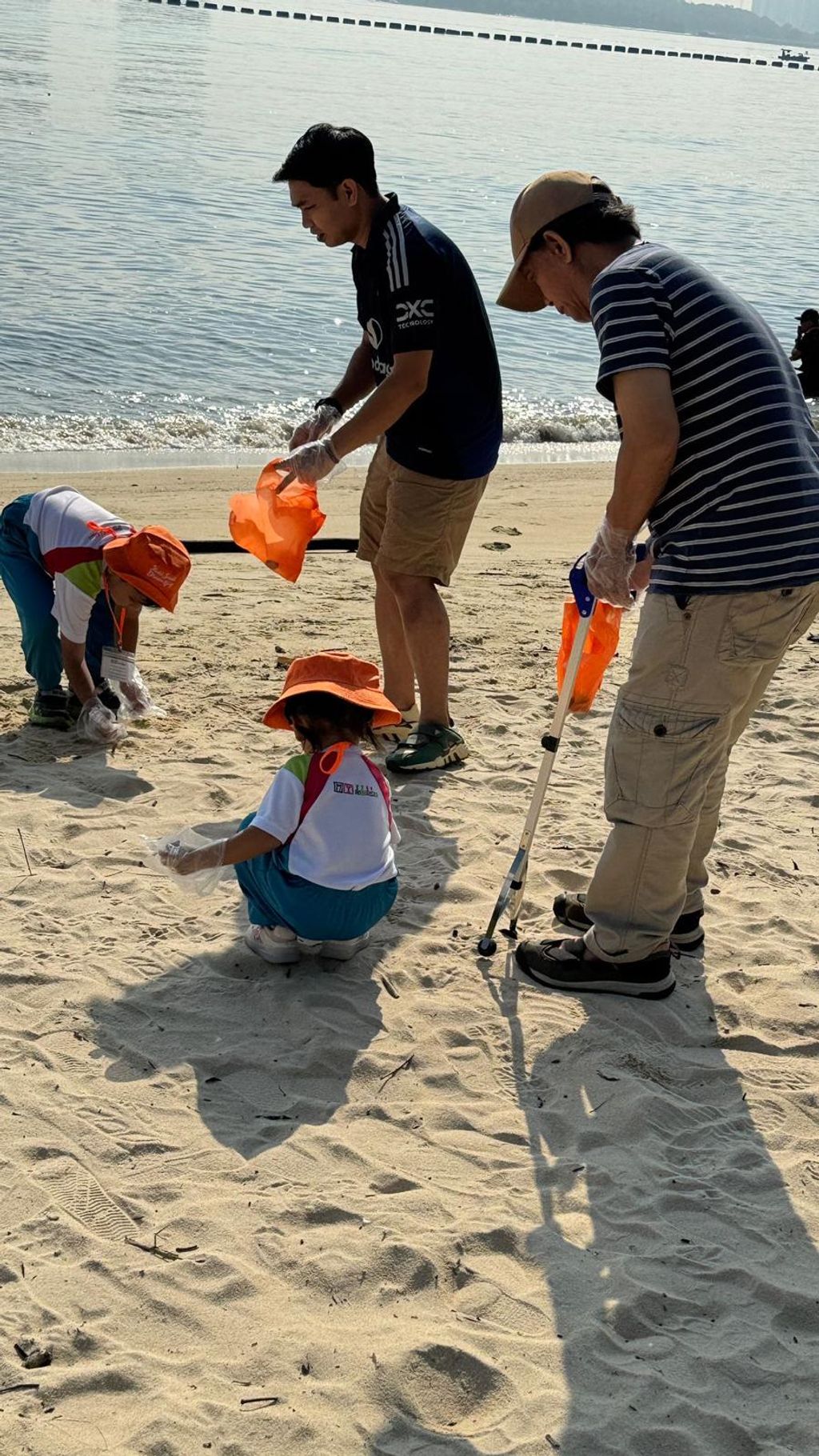 SSDB: A Beach Clean-Up at Sembawang Park — photo 29