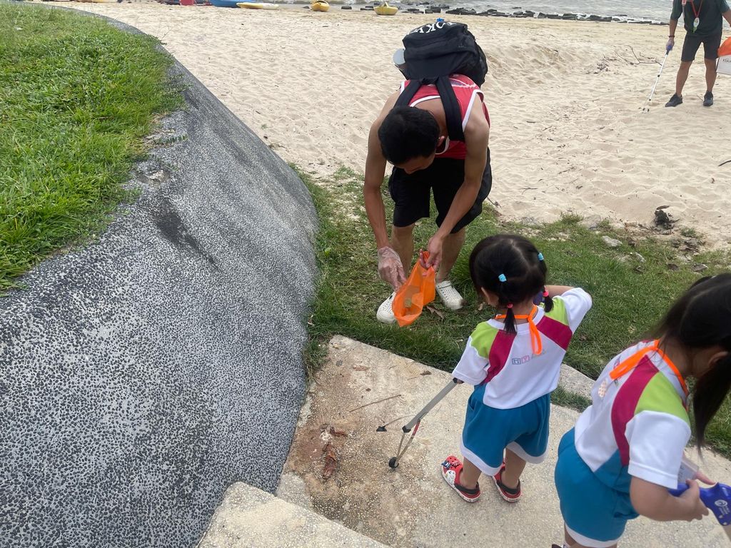 SSDB: A Beach Clean-Up at Sembawang Park — photo 32