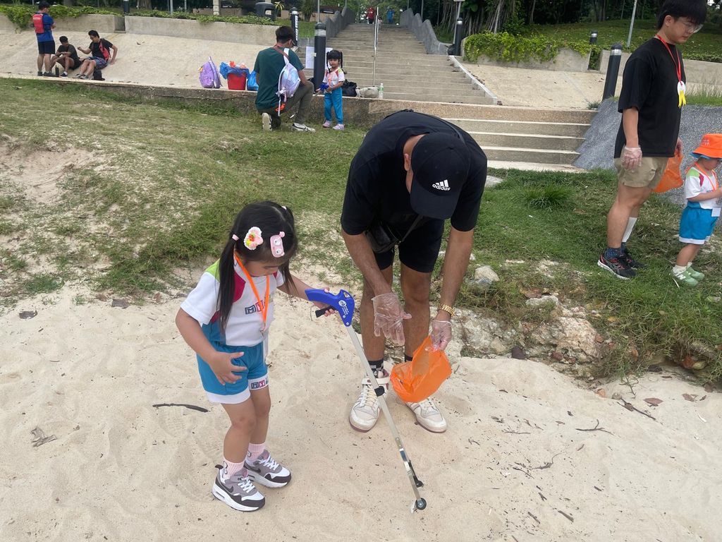 SSDB: A Beach Clean-Up at Sembawang Park — photo 37