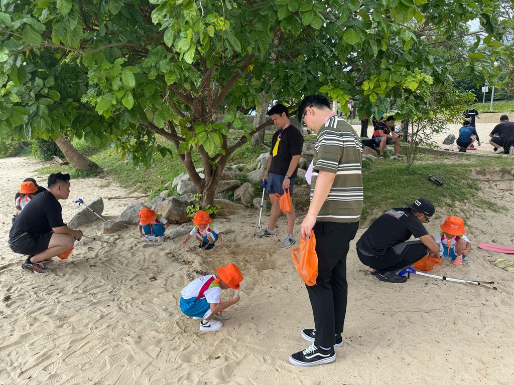 SSDB: A Beach Clean-Up at Sembawang Park — photo 38