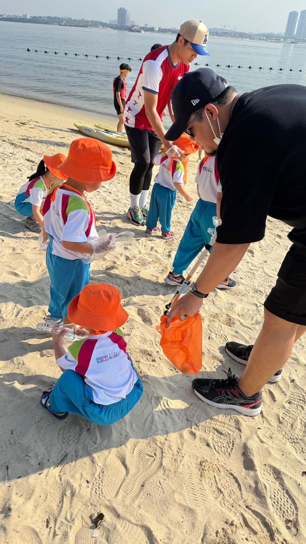 SSDB: A Beach Clean-Up at Sembawang Park — photo 44