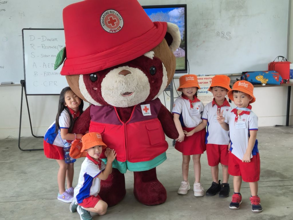 PCF Sparkletots Preschool @ Fengshan Blk 108 (CC): Empowering Young Hearts with Red Cross Junior — photo 9