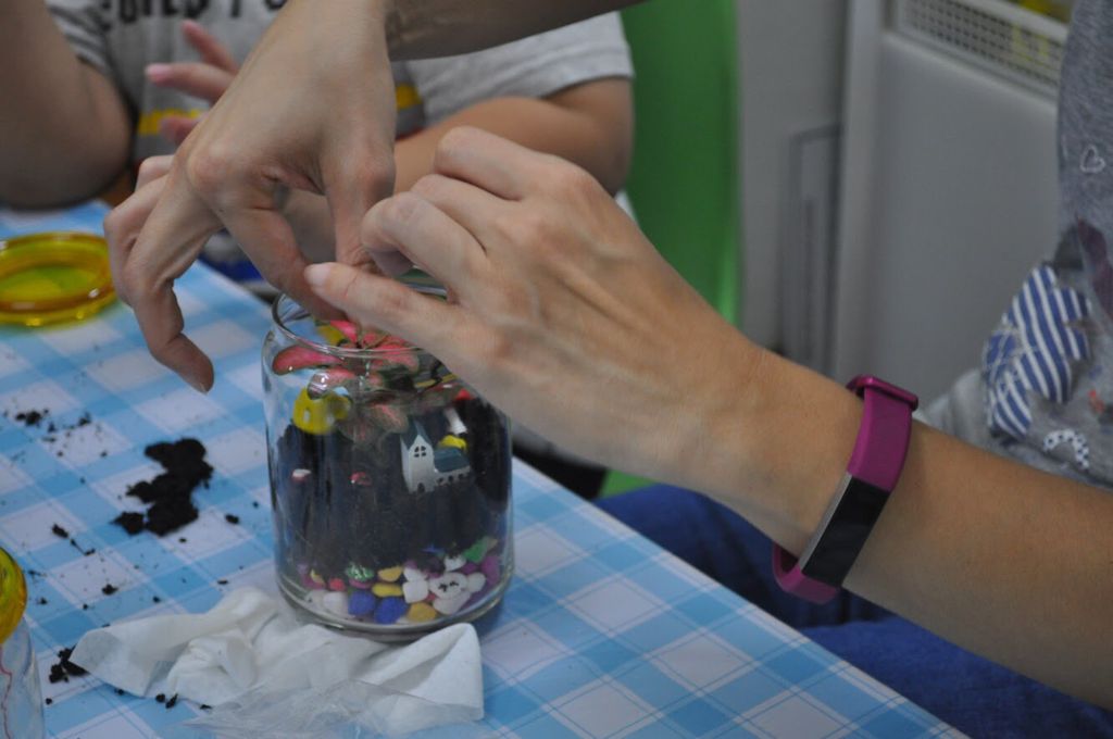 ‘Little Hearts in a Jar’ Terrarium Making - Kiddiwinkie Schoolhouse @ Novena — photo 5