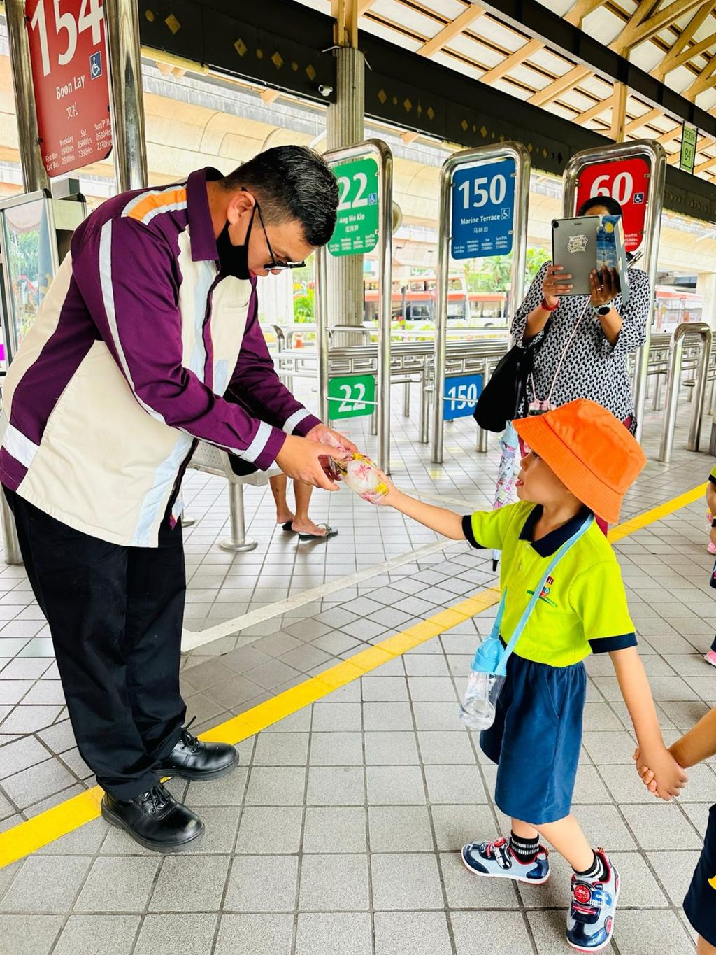 SSDB Closure - Sharing smiles with our community helpers — photo 6