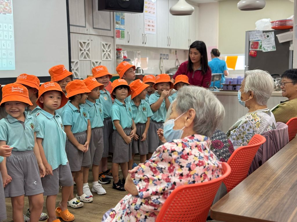 Visit to the Elders of St. Luke’s Eldercare — photo 10