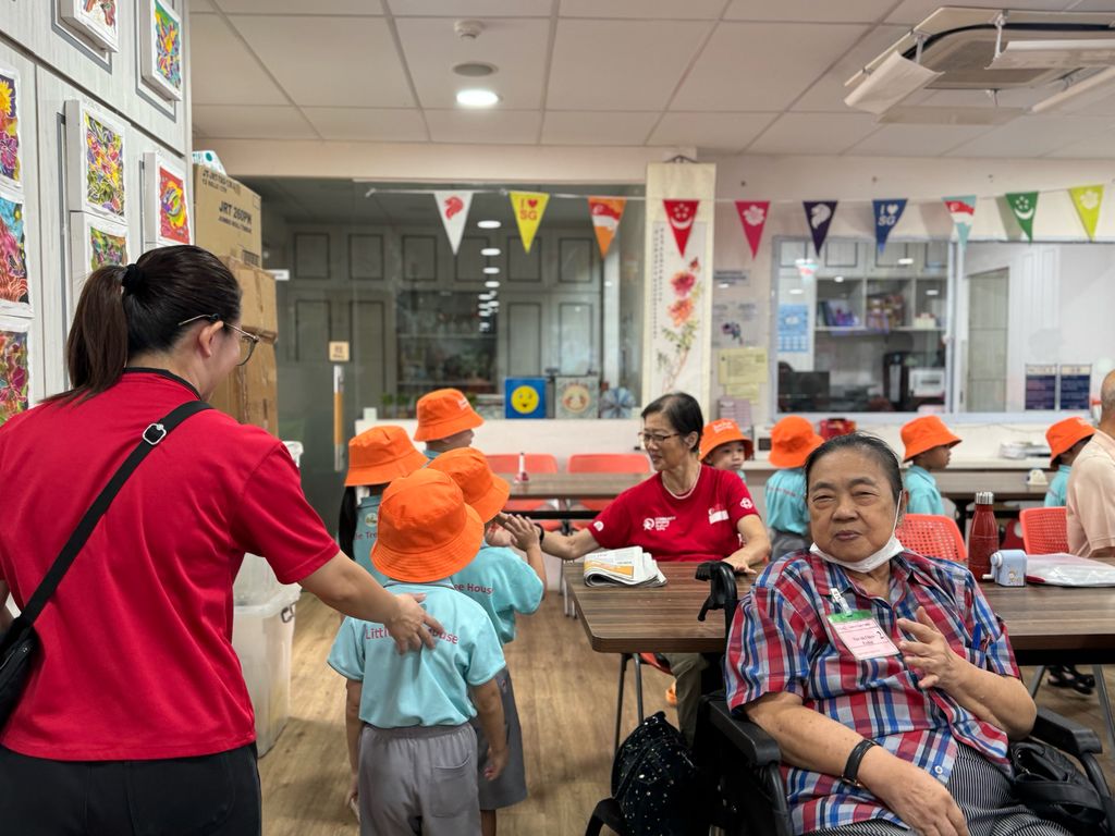 Visit to the Elders of St. Luke’s Eldercare — photo 11