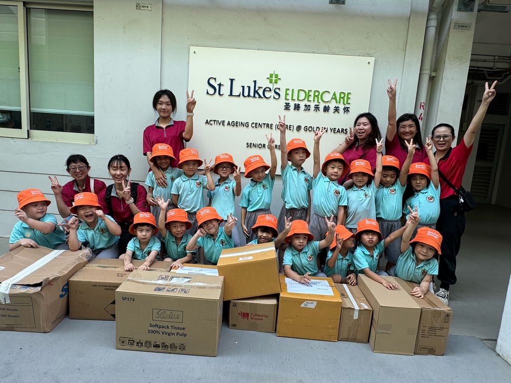 Visit to the Elders of St. Luke’s Eldercare — photo 12