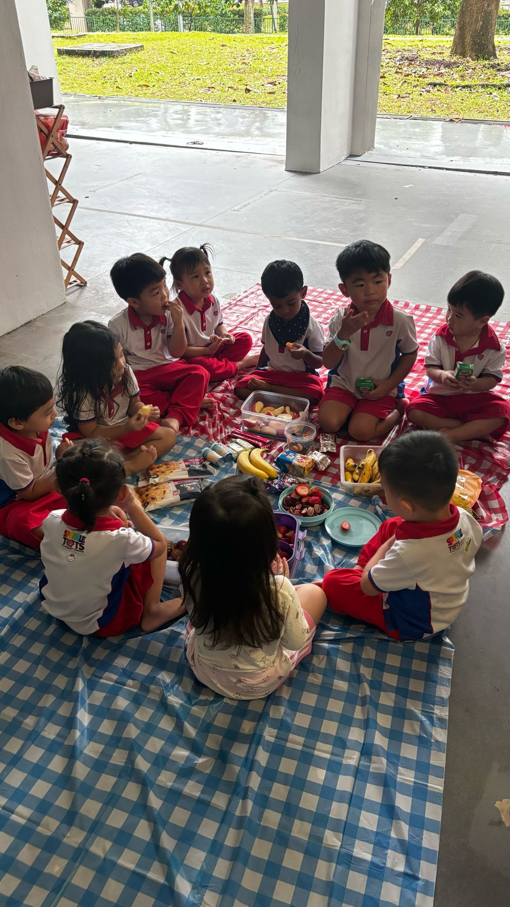 Caring for our friends: Class Picnic with healthy snacks — photo 3