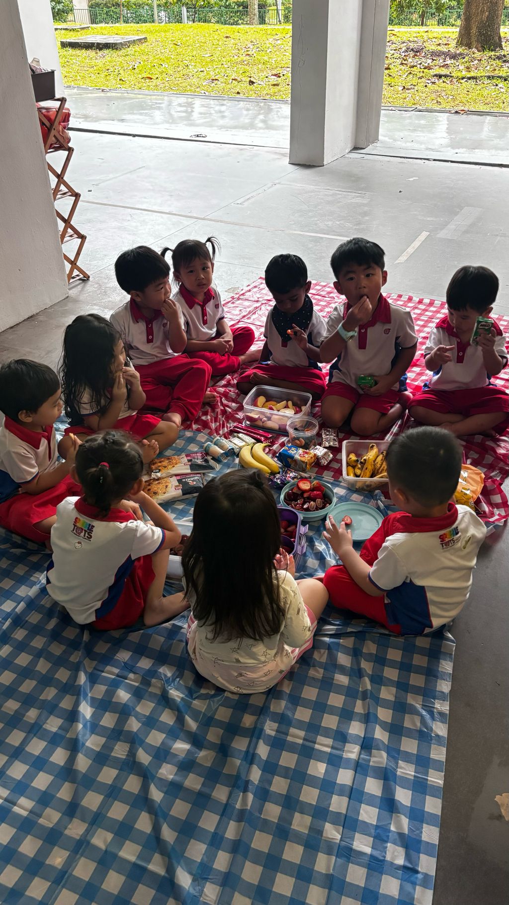 Caring for our friends: Class Picnic with healthy snacks — photo 6