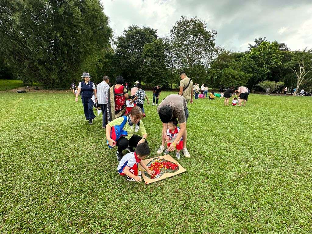 Family Day to Botanic Gardens: Our Nature Sun Catcher — photo 7