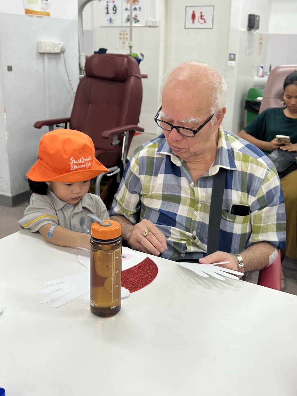 第四学期:启蒙一班小朋友们参观Metta Day乐龄康复中心 — photo 5