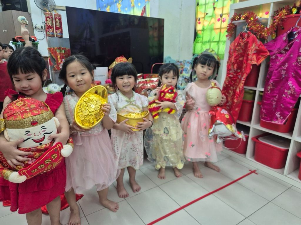 Appleland Montessori Childcare Centre 2月25日2026年 2026年 庆祝华人新年 作者：朱美萱 2026年2月25日星期三在Appleland Montessori举行，庆祝华人新年活动。