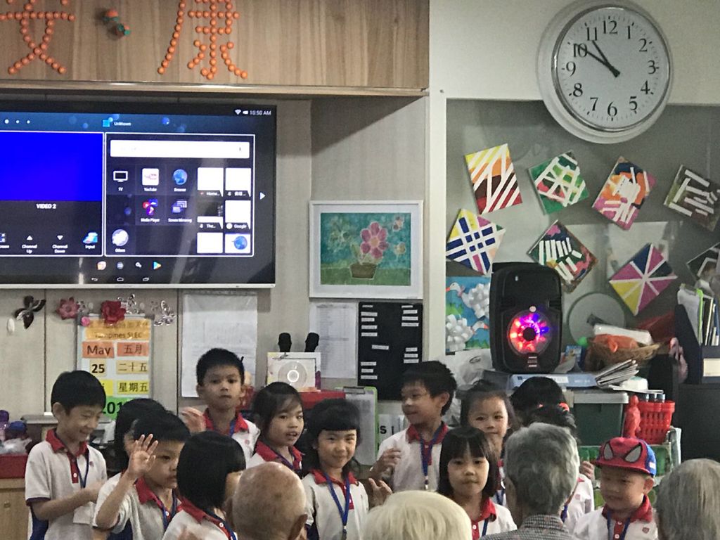 "Small Hands, Big Hearts" Kindness One : Showing kindness to the elderly of Singapore — photo 2