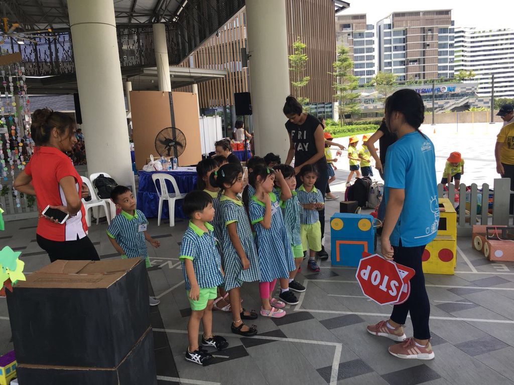 Superheroes Caring For The Environment: Earth Week Carnival — photo 2