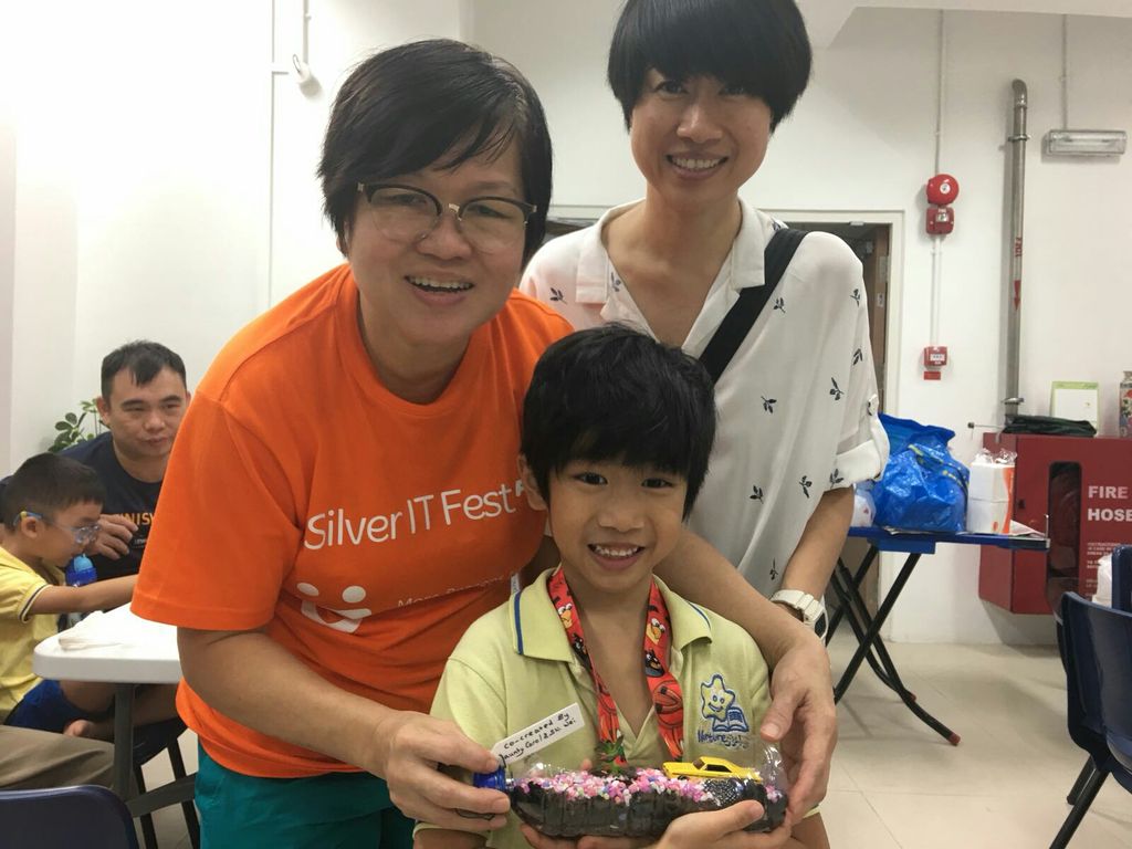 Intergenerational Bonding with the Seniors of MindCare Senior Activity Centre and NurtureStars Punggol through Terrarium Making! — photo 4