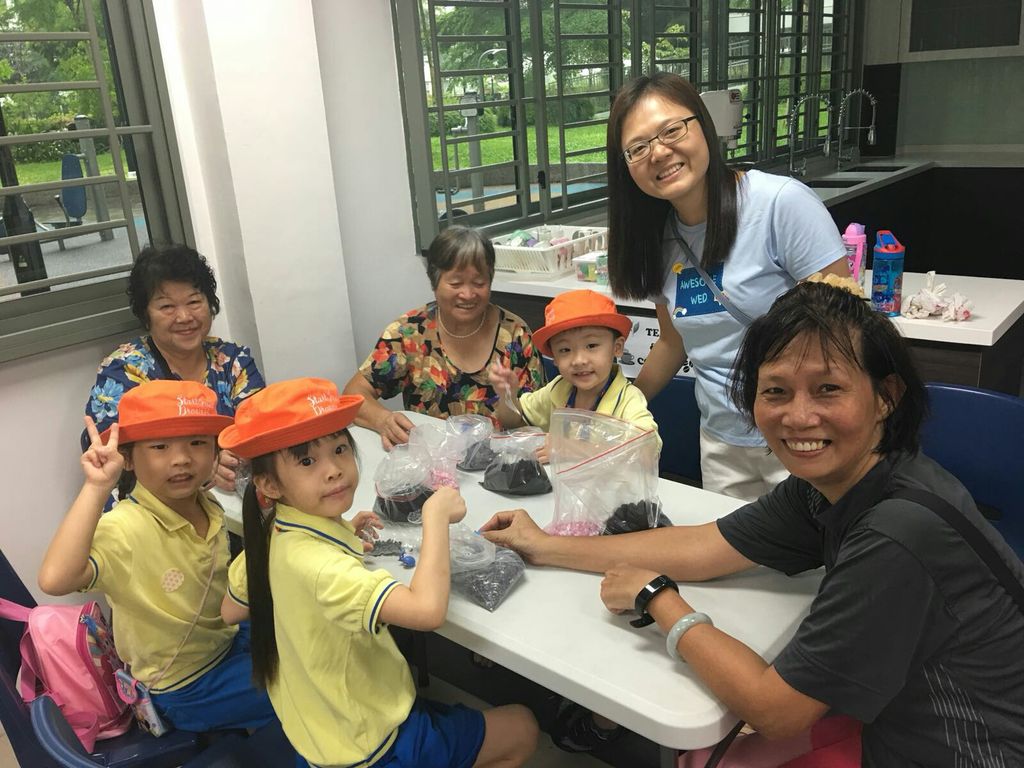 Intergenerational Bonding with the Seniors of MindCare Senior Activity Centre and NurtureStars Punggol through Terrarium Making! — photo 5