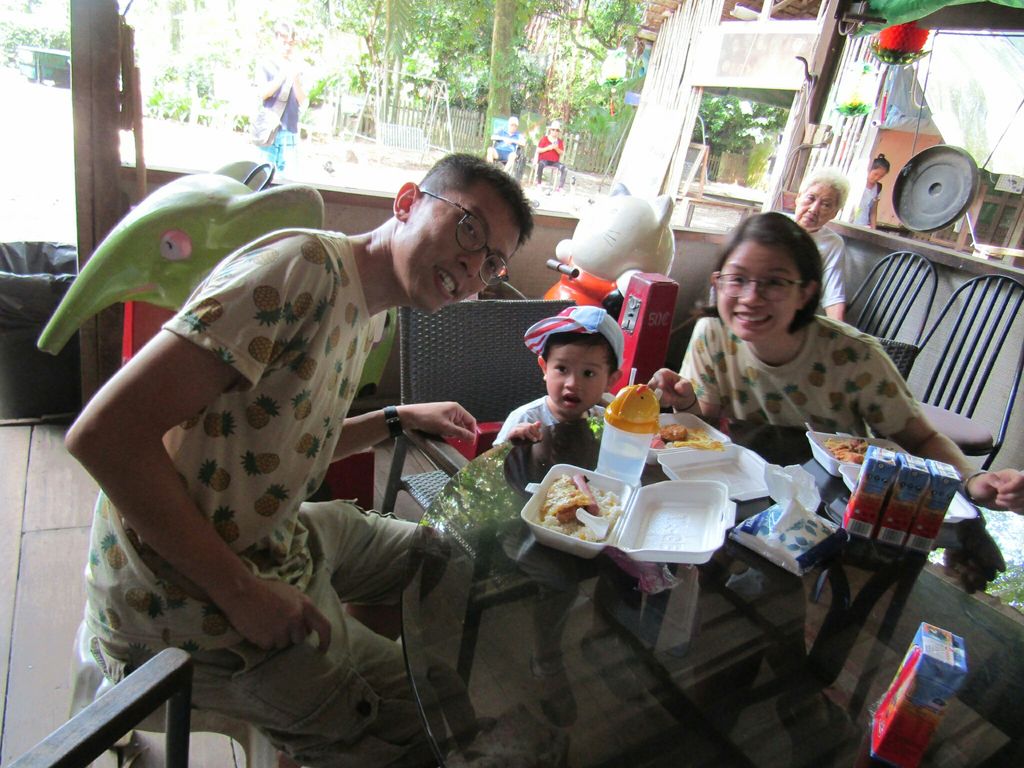 Mama, Papa, Ah Kong, Ah Ma, Animals and I! NurtureStars Punggol's Pre Nursery 1s' Learning Journey to the Animal Resort to promote inter-generational family bonding and love for animals! — photo 3