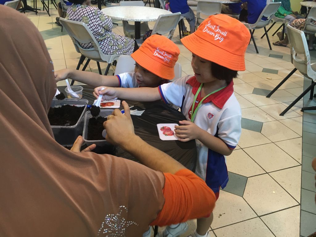 A Green Project- Little Hands of Love @PCF SPARKLETOTS KAMPONG CHAI CHEE 409 — photo 2
