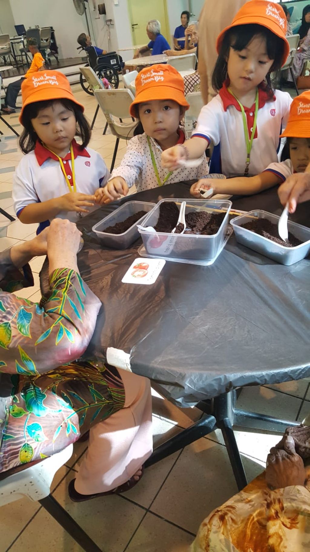 A Green Project- Little Hands of Love @PCF SPARKLETOTS KAMPONG CHAI CHEE 409 — photo 5