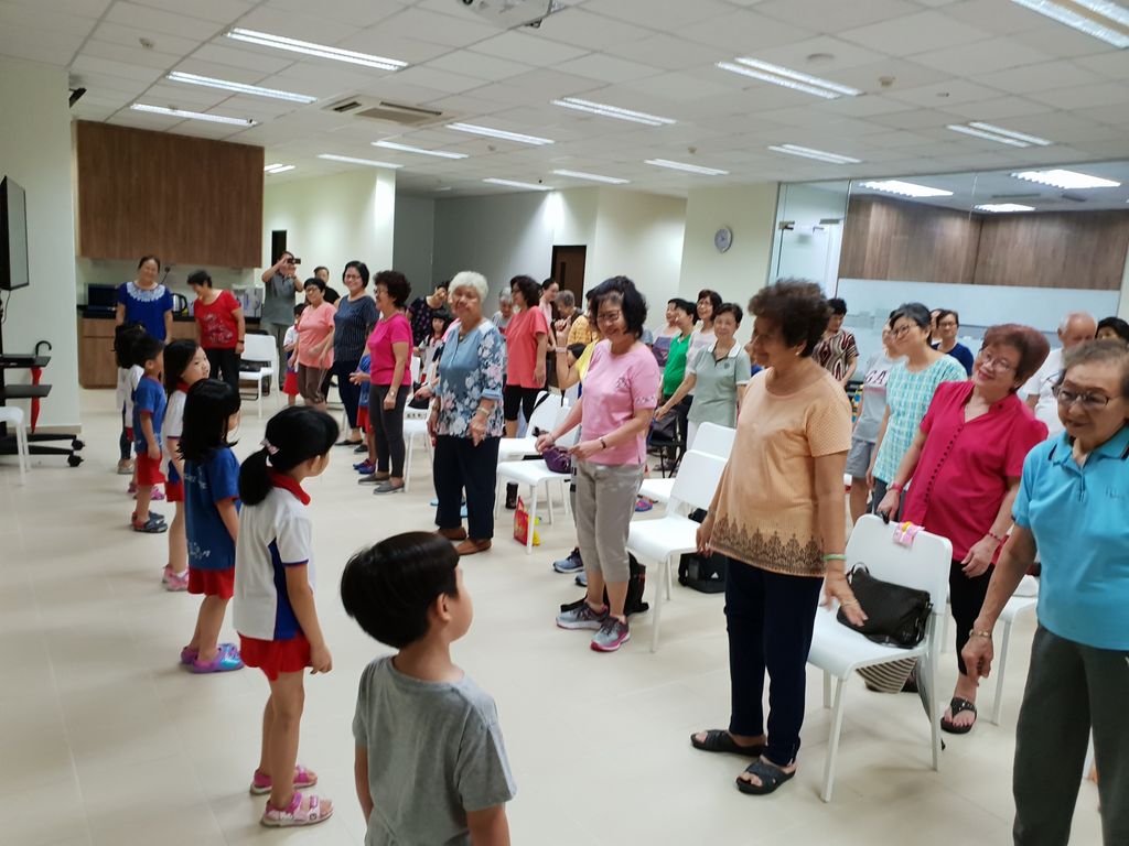 Having fun together with the Elderly at Esthers Seniors Activity Centre — photo 1