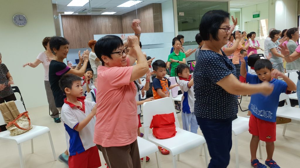 Having fun together with the Elderly at Esthers Seniors Activity Centre — photo 4