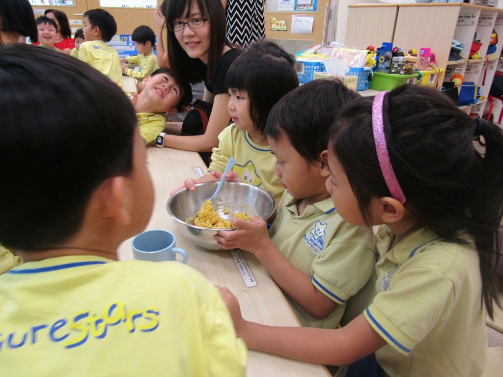 NurtureStars Punggol's Mother's Day Celebration! Connecting, Communicating and Caring through Cookie Making! — photo 2